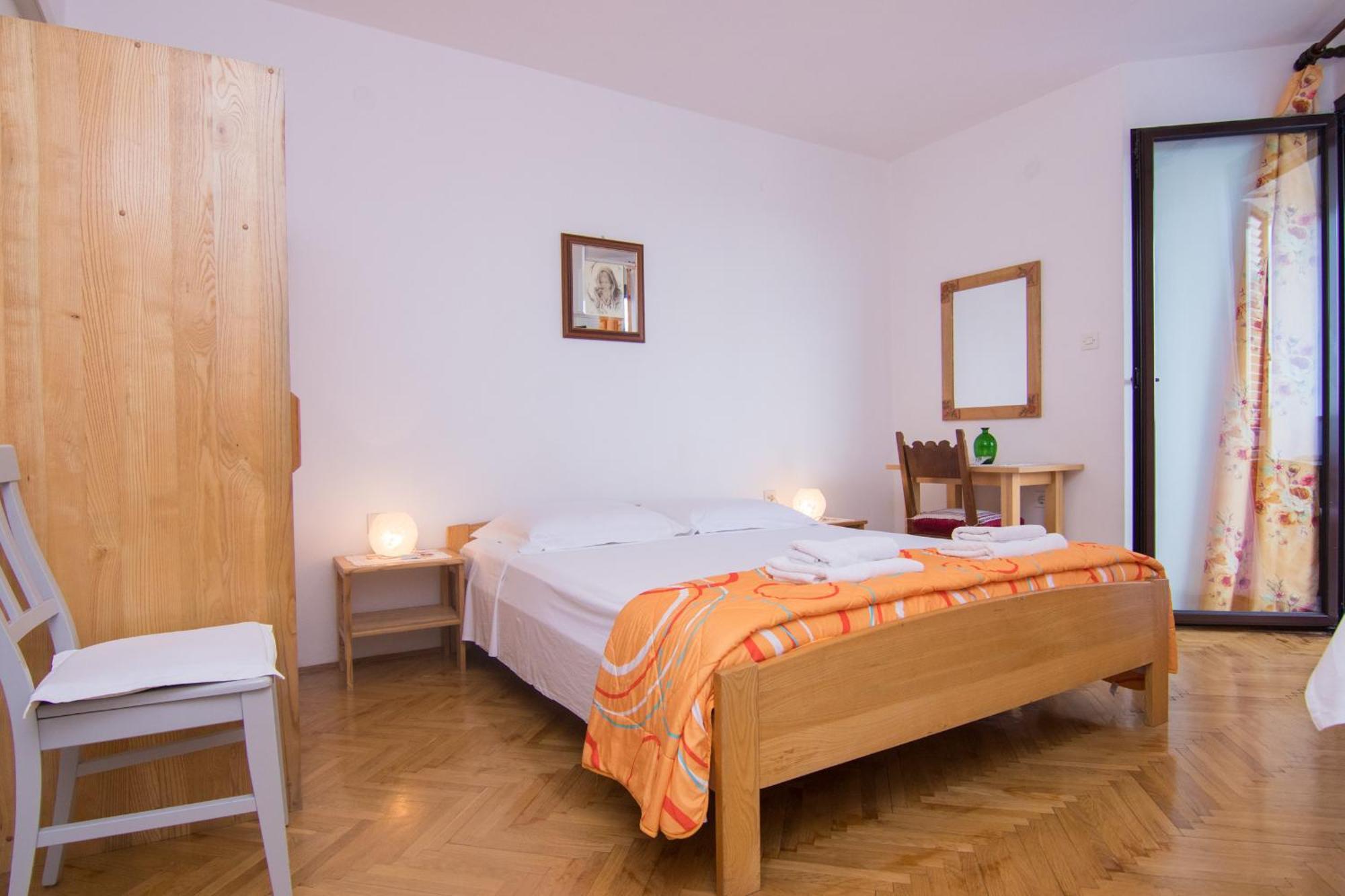 Apartmani Dekanic Krk Krk Town Exterior foto