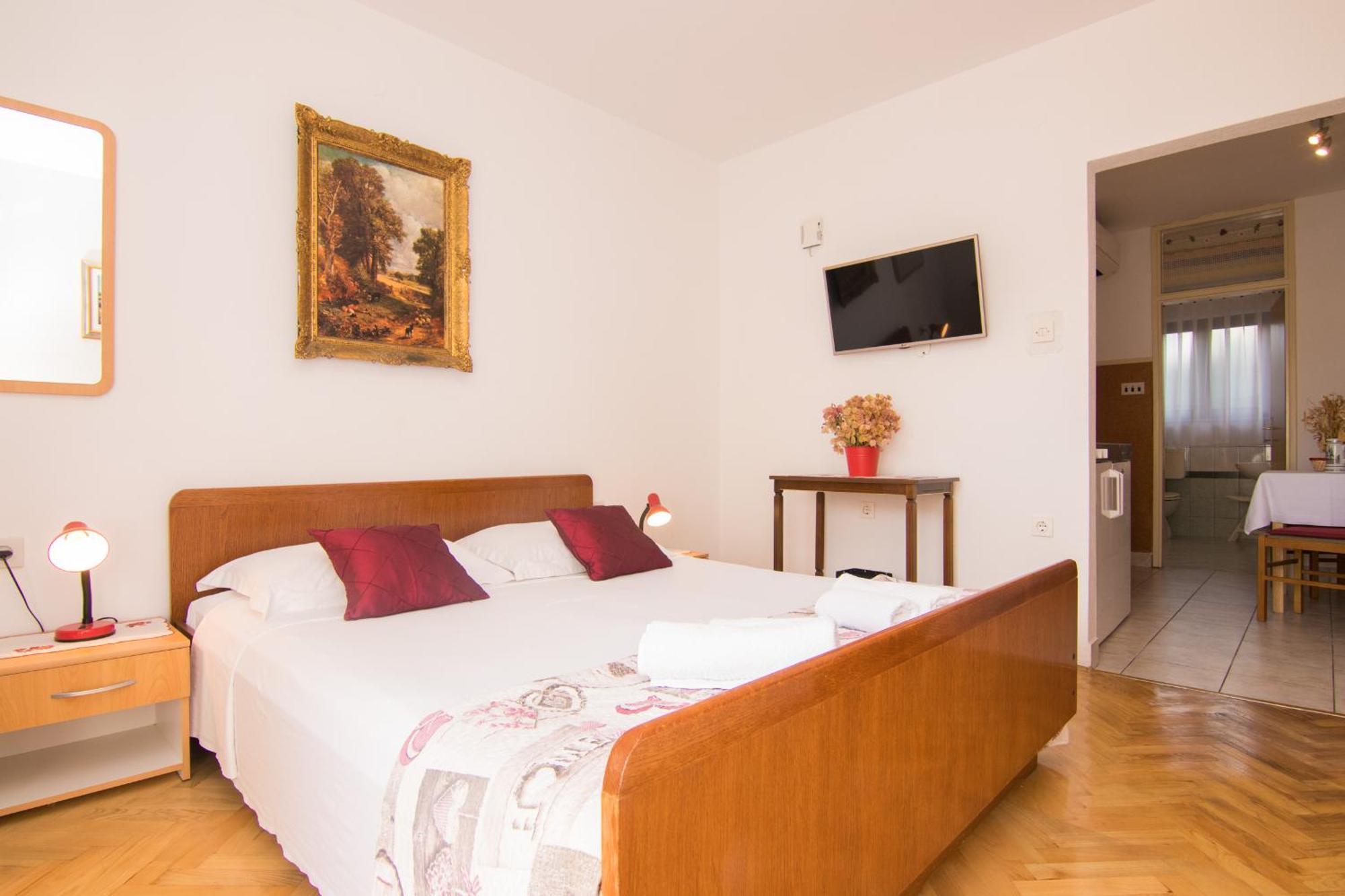 Apartmani Dekanic Krk Krk Town Exterior foto