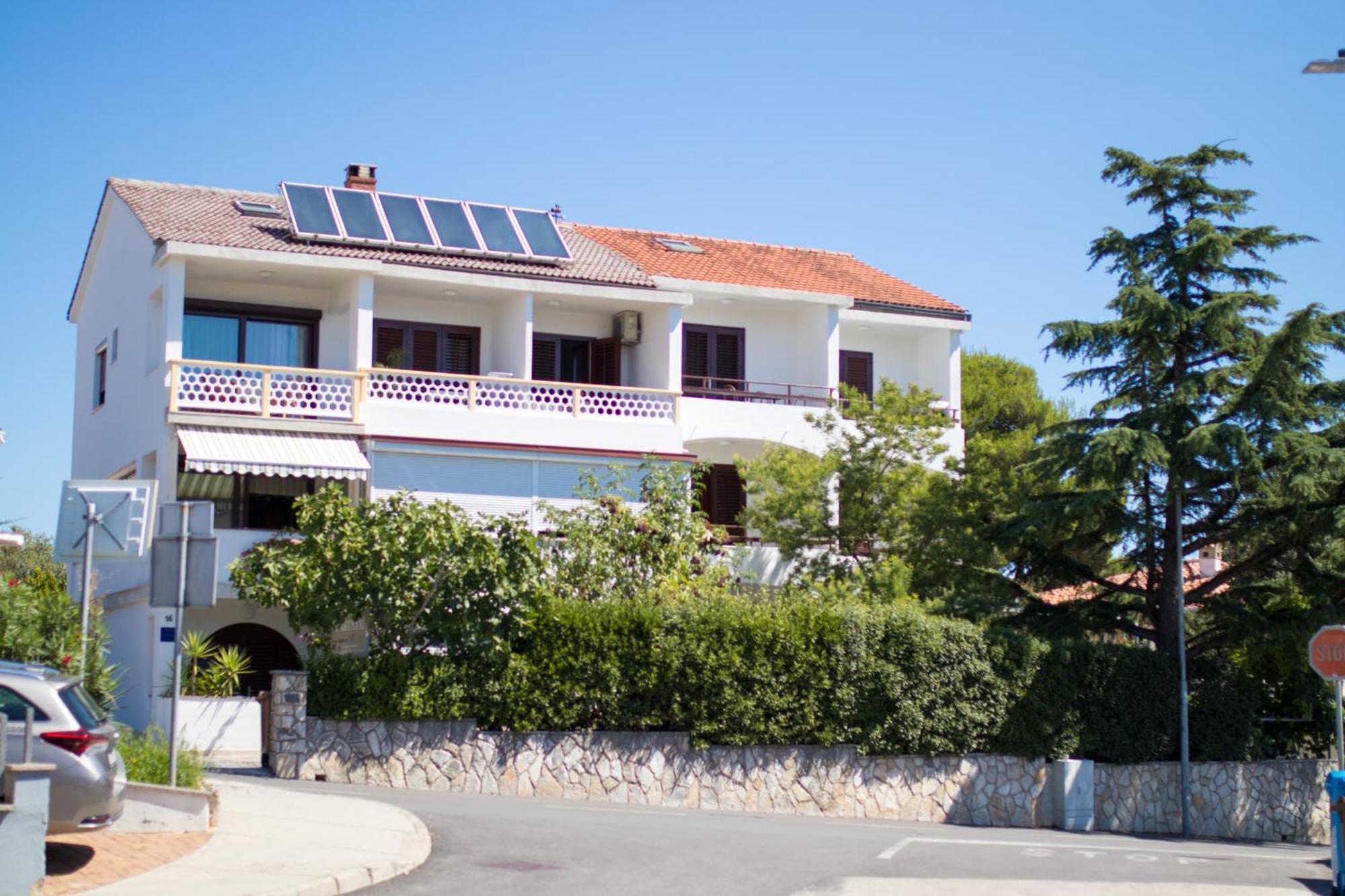 Apartmani Dekanic Krk Krk Town Exterior foto