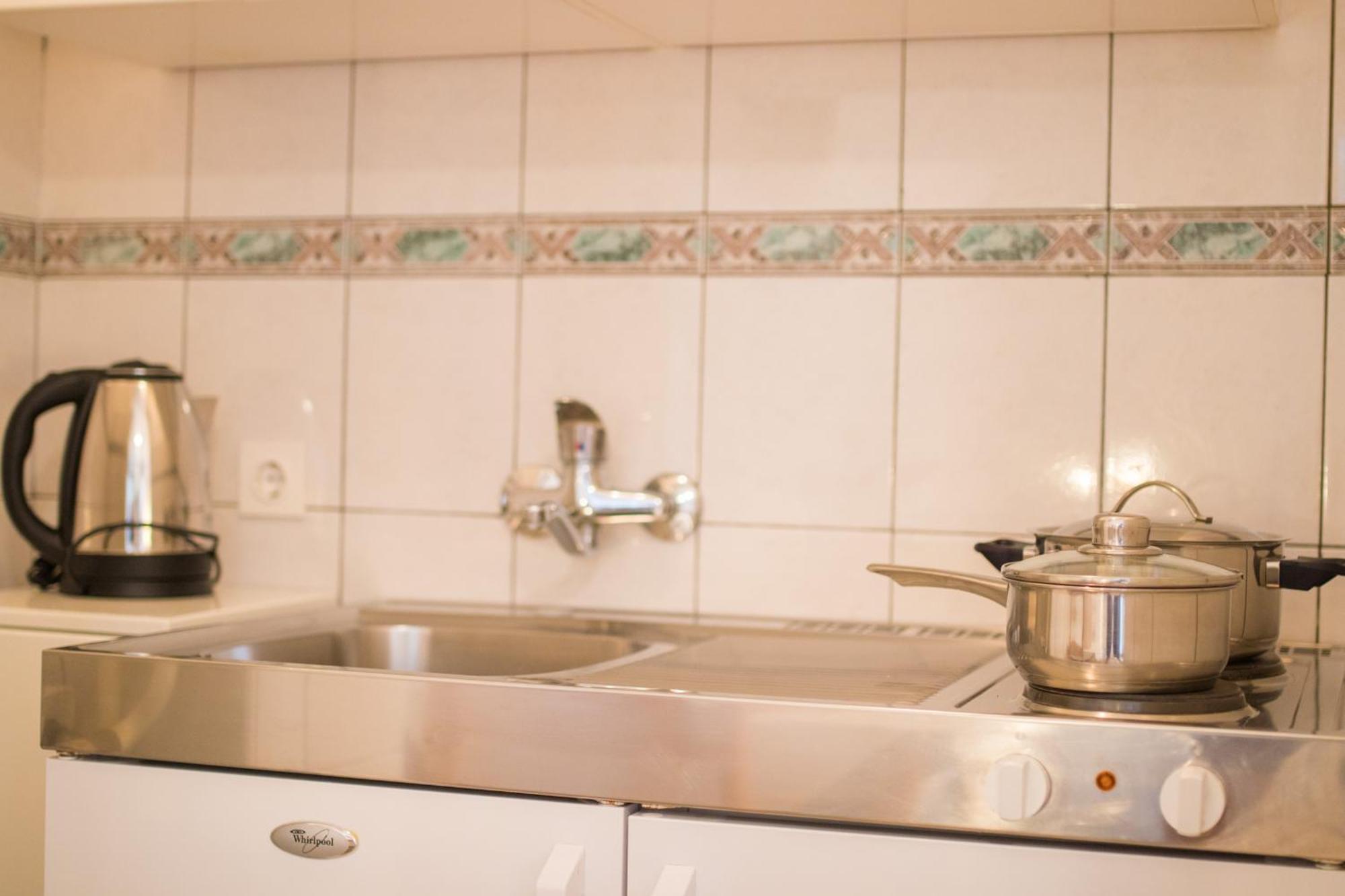 Apartmani Dekanic Krk Krk Town Exterior foto